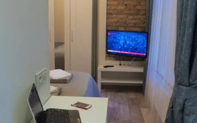Emi Apartment
