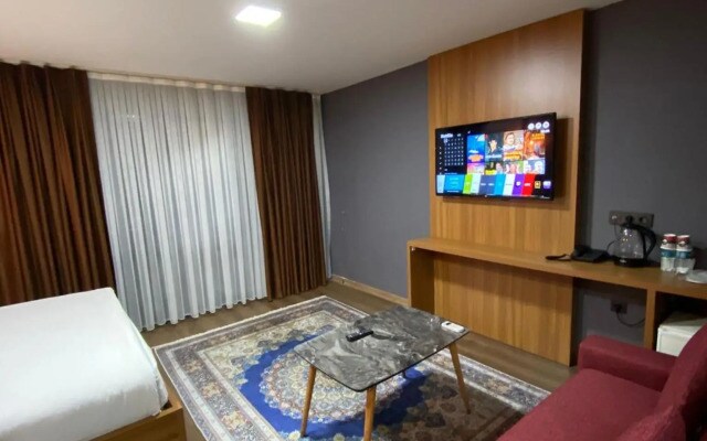 F&b Suite