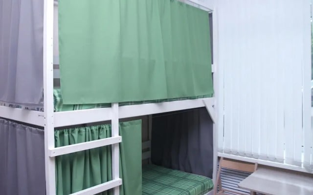 Adres Hostel