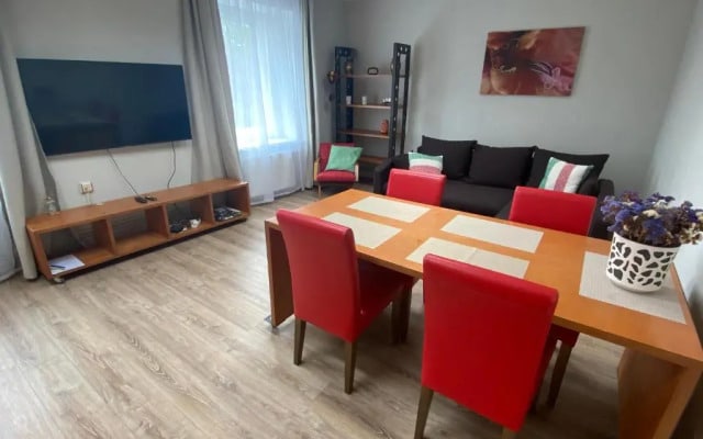 Family or Group Apartment in Silent Center