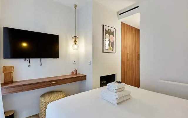 Magnificent Apartment With AC - Center of Paris