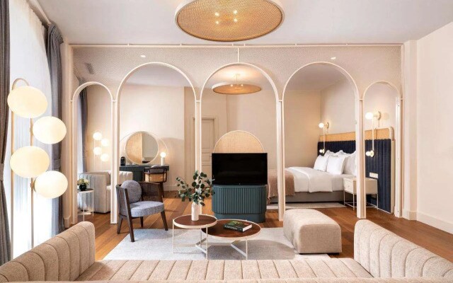 Ecole St Pierre Hotel