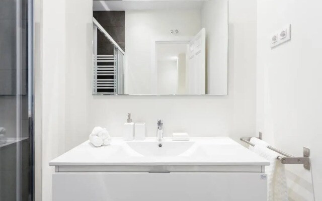 Alcántara Apartment by FlatSweetHome