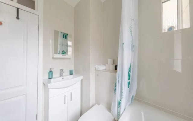 Stylish and Central 1 Bedroom Flat in Maida Vale