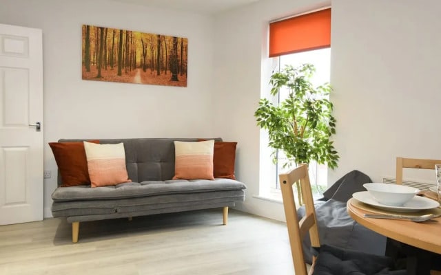 1 bed Apartment Close to Football Grounds