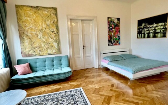 Historical 150 m2 Wenceslas square apartment