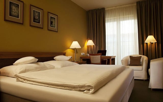 Dolce Villa Hotel