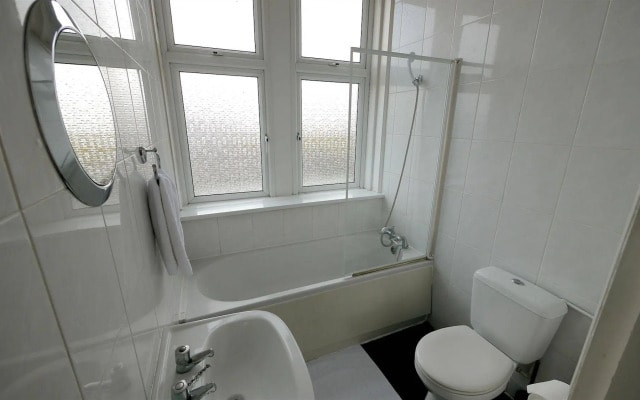 Antigallican - Campus Accommodation