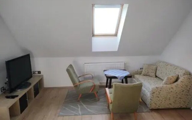 Apartman V Podkrovi
