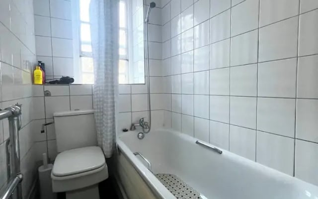 Marble Arch Chic Apartment With Air Conditioner