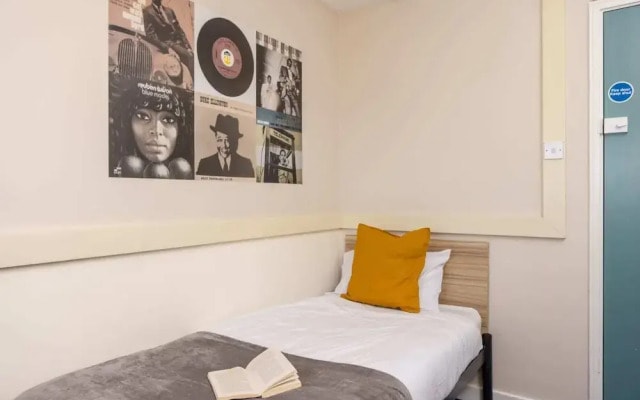 John Lester & Eddie Colman Courts - Campus Accommodation