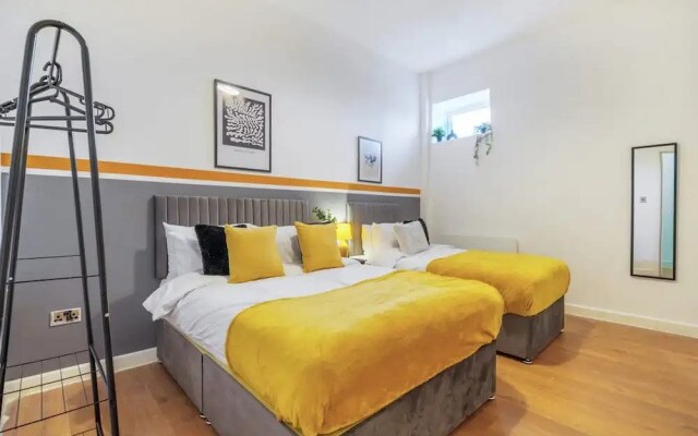 Spacious Apartment for Groups in City Centre