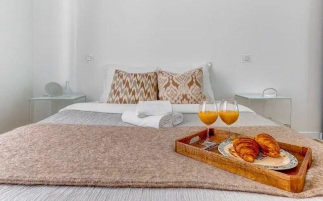 Bright 1BR Near Seine & Eiffel Tower