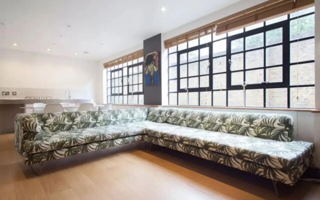 3 Bedroom Contemporary Home In Shoreditch