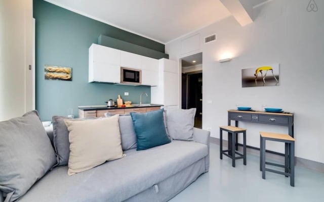 Stylish 1 Bed Flat Very Close to Colosseum