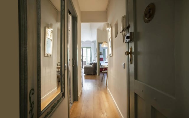 31ENT335 - Mediterranean decorated apartment