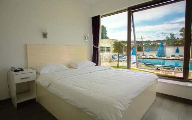 Violet Park Hotel