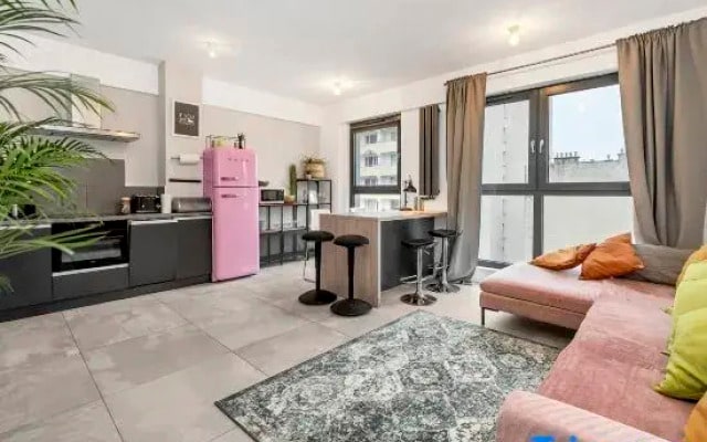 Lumina 4-room apartment in Center