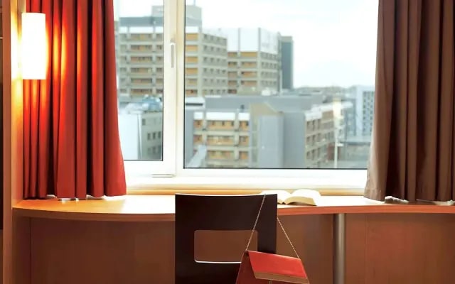 ibis Barcelona Santa Coloma