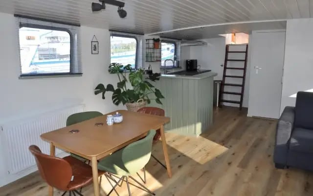 Private Lodge on Houseboat Amsterdam