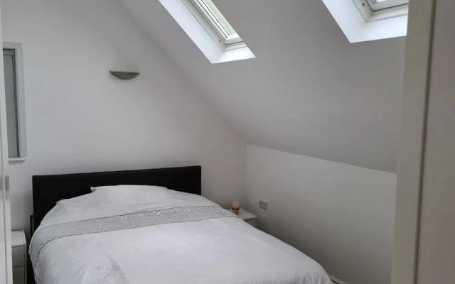 2-bed Loft Apartment for 5ppl With Private Parking