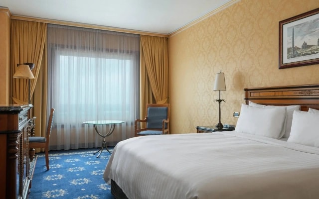 Отель Rome Marriott Park