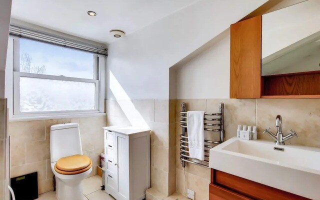 Wonderful Shepherds Bush Gem
