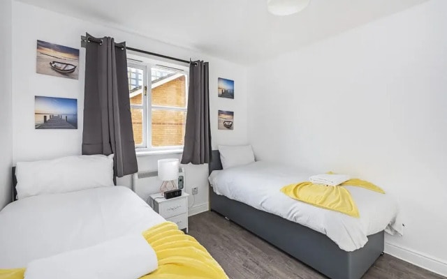 Modern 2 Bedroom Lewisham Apartment