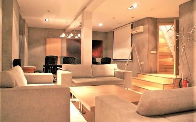 Rixwell Centra Hotel