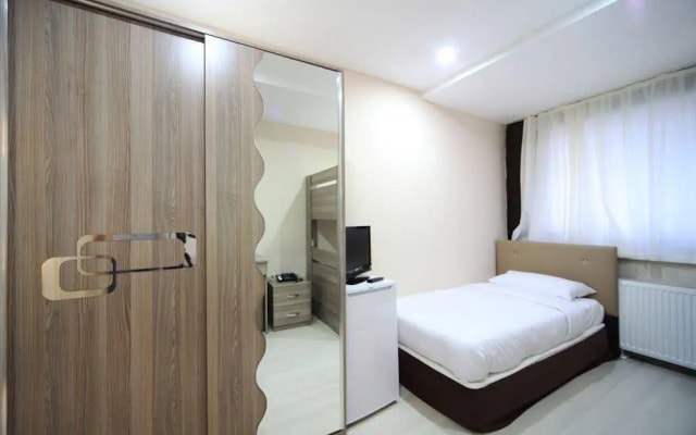 Nil Luxury Academic Apart
