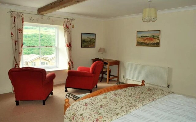 Burnlee House Apartment