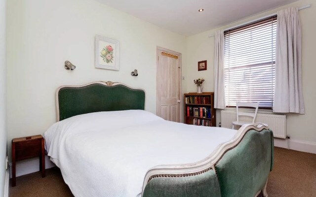 Hartfield Crescent