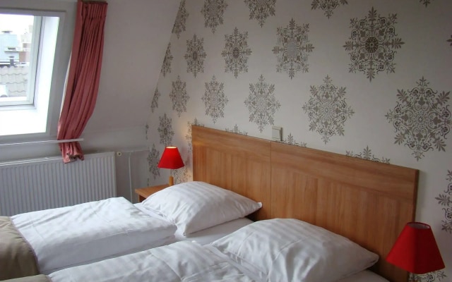 Rho Hotel