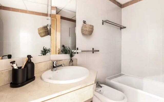 Marques - 1 Bedroom With Pool in Madrid