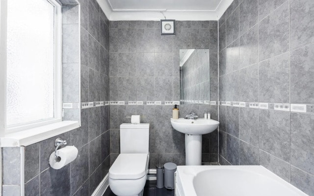East Croydon Home - Contractors