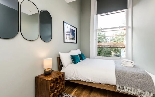 Host Stay Catharine Quarters