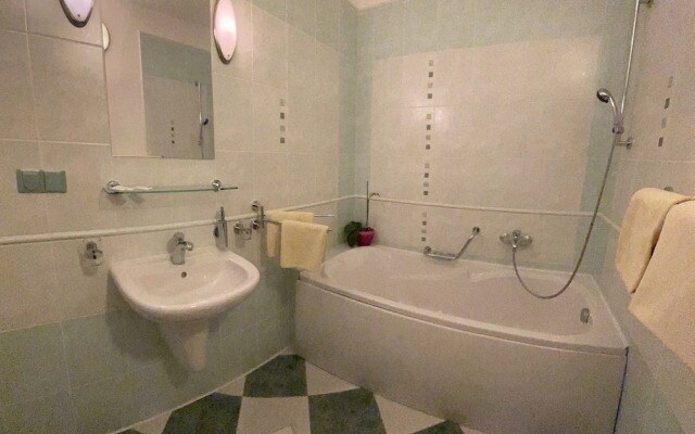 Hotel Ostrov Garni