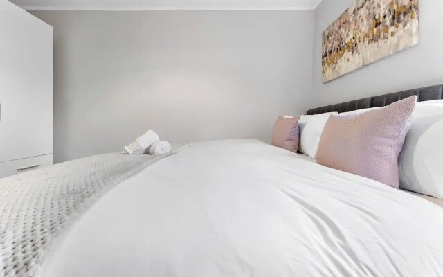 Luxe Stays Putney & Stamford