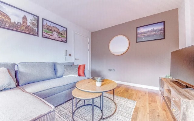 Elegant Shire House Apartment