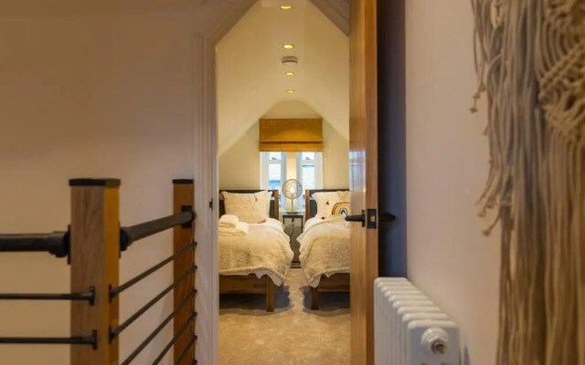 Escape 2 Unwind At The Parade Accommodates 10