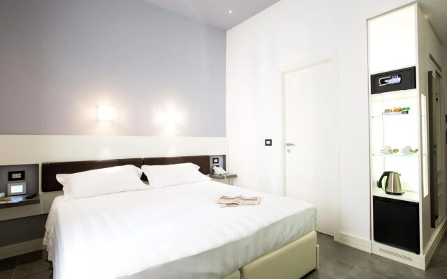 Crosti Hotel