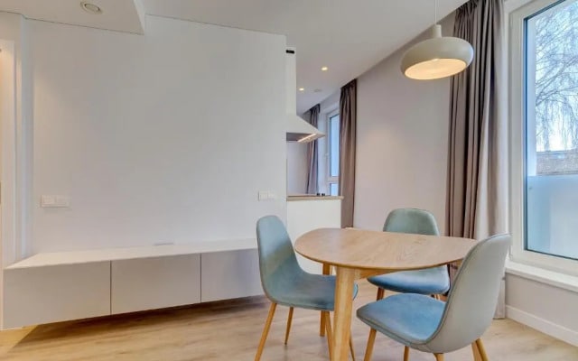 Center Studio 10B