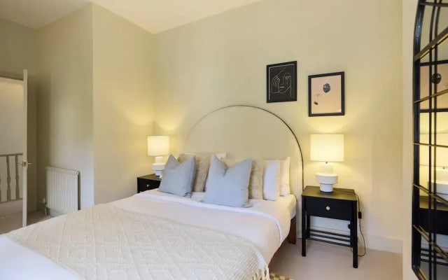 The Earlsfield Flat