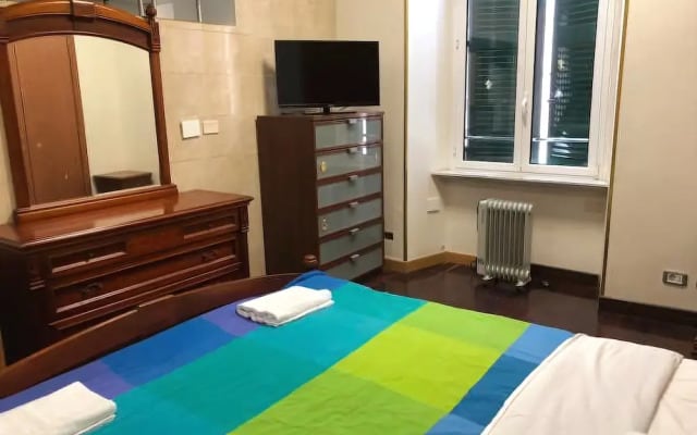 Friend House 2