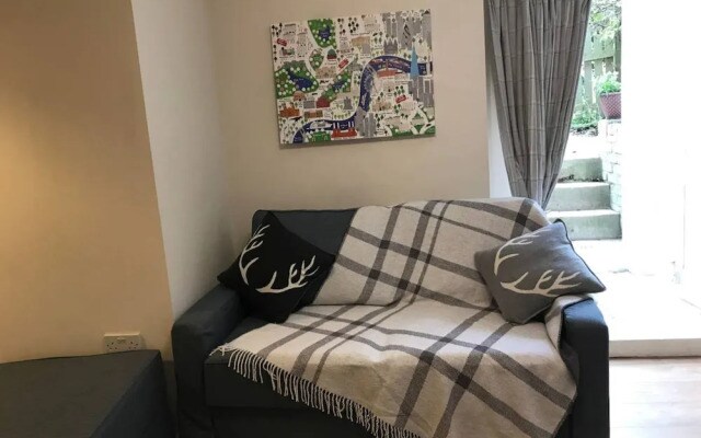 Victorian Garden Apartment in Brixton