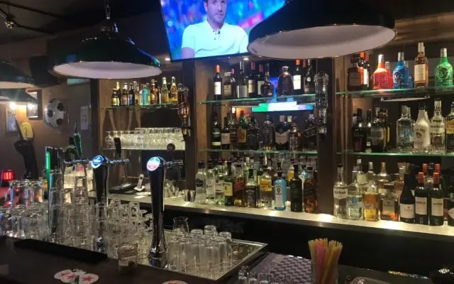 Hotel & Bar 55