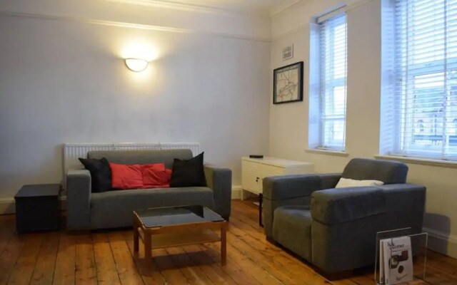 1 Bedroom Flat Near Richmond Park