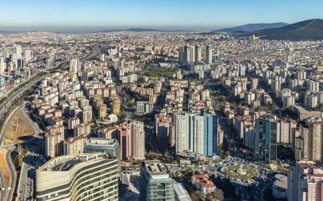 Studio Flat with Panoramic City View in Atasehir