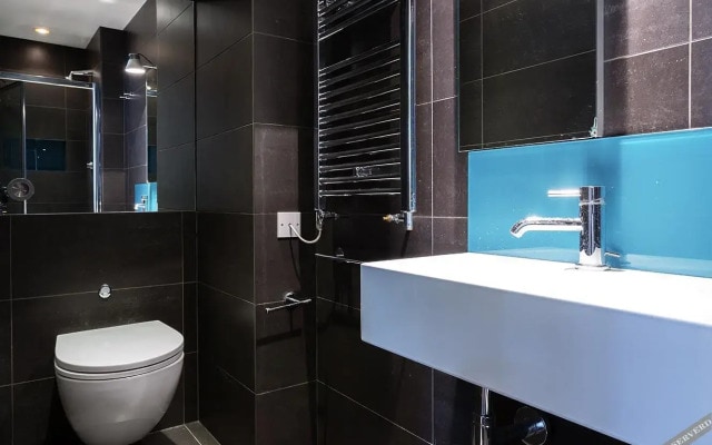 Veeve - Four Bedroom Apt. In Kensington