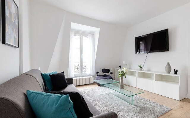 Eiffel Tower - Bir Hakeim Apartment